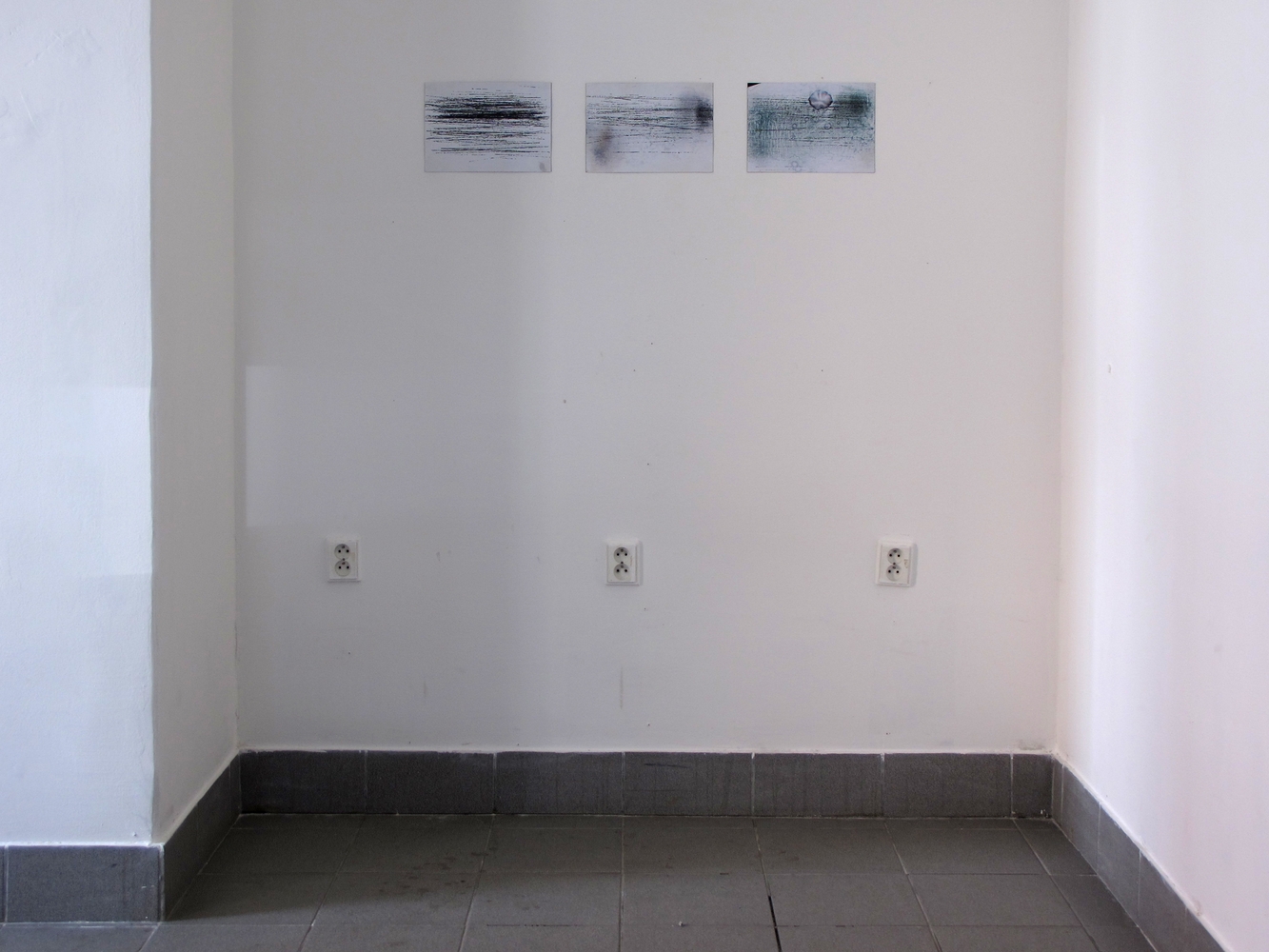 Moon Is Broken, Jedna Dva Tři Gallery, Prague, may 2017